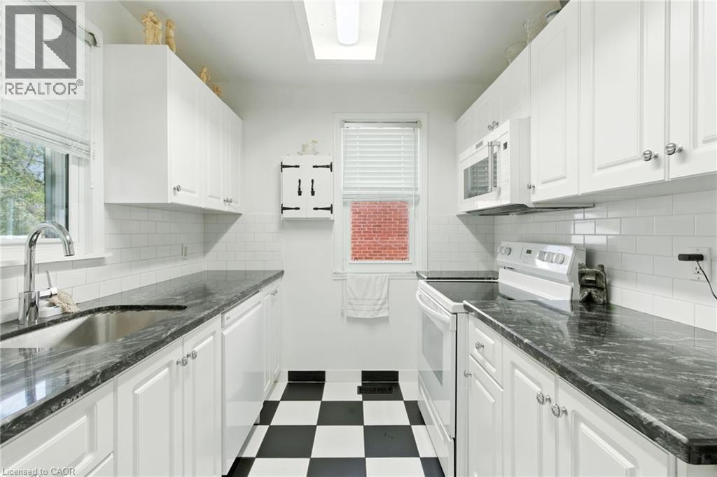 210 East 12th Street, Hamilton, Ontario  L9A 3X6 - Photo 12 - 40776378