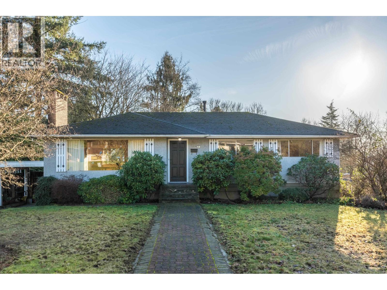 7046 Hillview Street, Burnaby, British Columbia  V5A 1Y3 - Photo 2 - R3055269