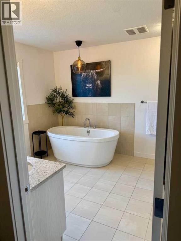 2209 Bayside Road Sw, Airdrie, Alberta  T4B 3W8 - Photo 24 - A2255188