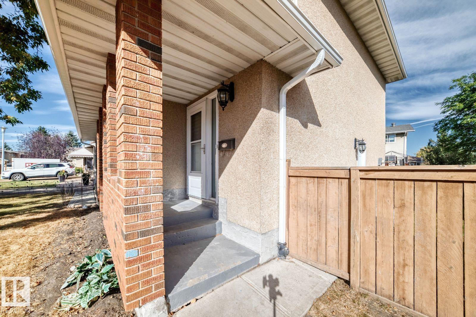 10936 Beaumaris Rd Nw, Edmonton, Alberta  T5X 1Z6 - Photo 4 - E4460783