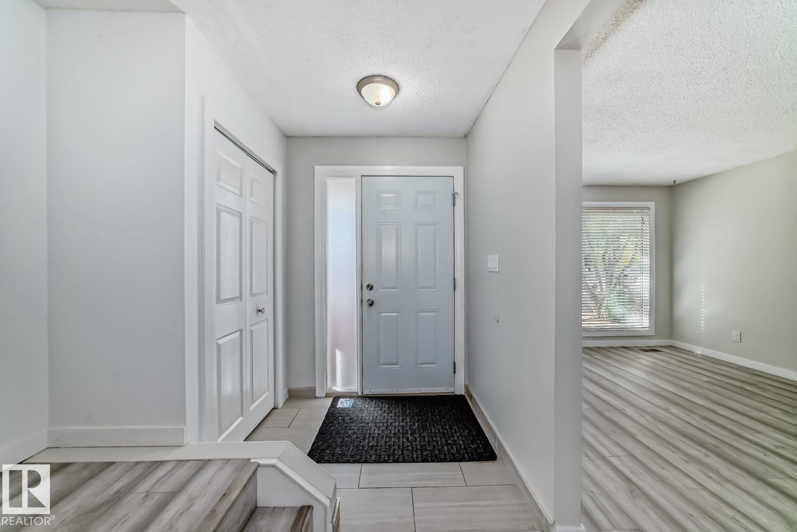10936 Beaumaris Rd Nw, Edmonton, Alberta  T5X 1Z6 - Photo 5 - E4460783