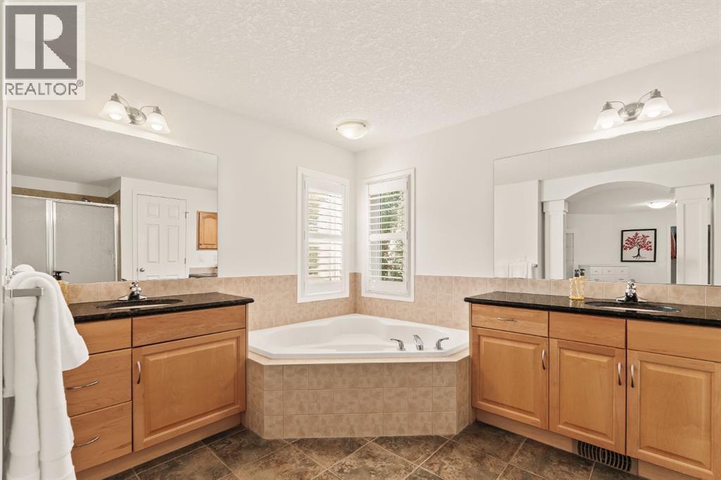 115 Cougar Plateau Circle Sw, Calgary, Alberta  T3H 5S7 - Photo 25 - A2260928