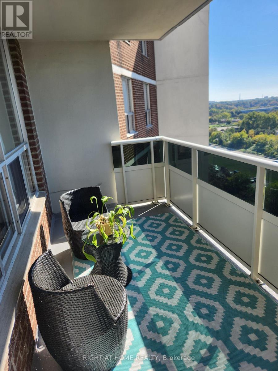1607 - 5 Shady Golfway, Toronto, Ontario  M3C 3A5 - Photo 4 - C12443283