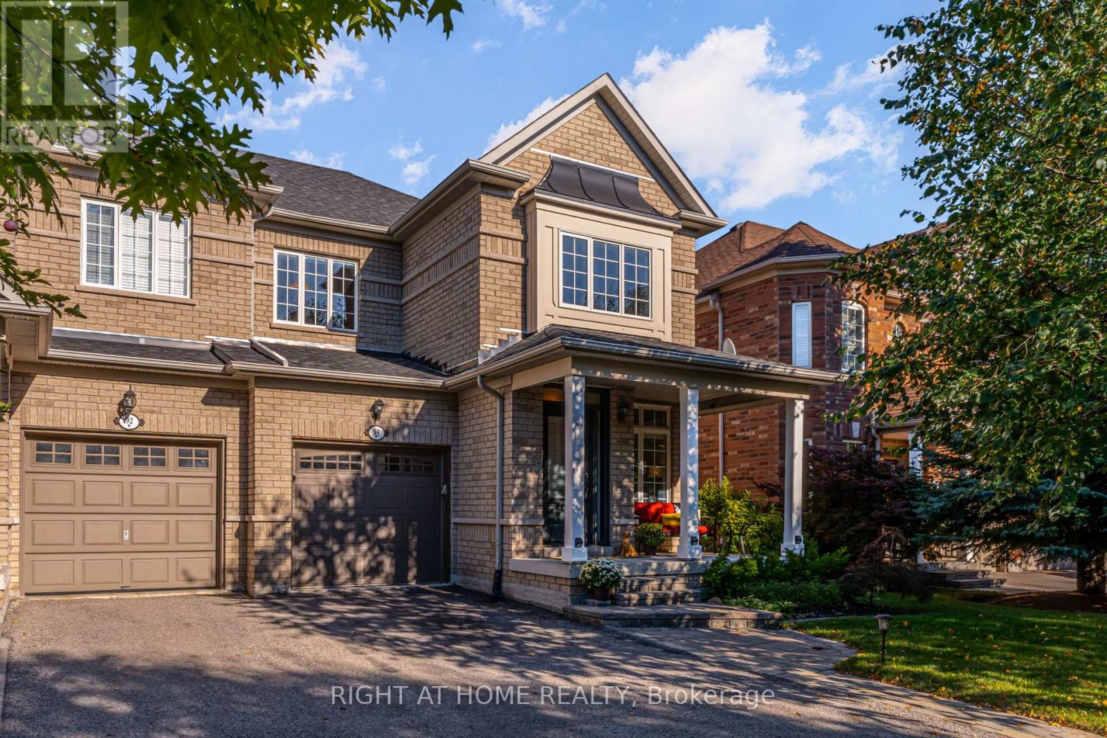 94 LIMERIDGE STREET, Aurora, Ontario
