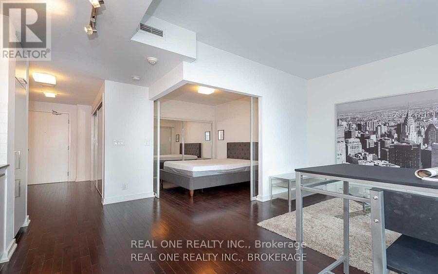 2001 - 12 York Street, Toronto, Ontario  M5J 0A9 - Photo 14 - C12444499
