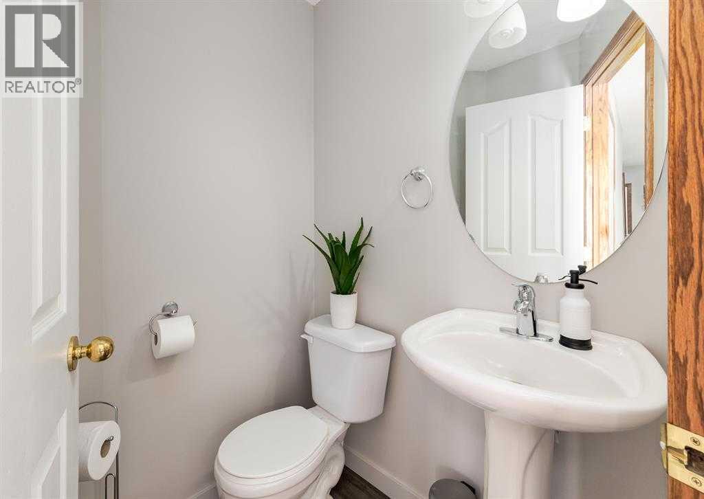 121 Cramond Close Se, Calgary, Alberta  T3M 1C2 - Photo 10 - A2256365
