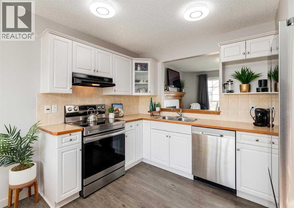 121 Cramond Close Se, Calgary, Alberta  T3M 1C2 - Photo 5 - A2256365