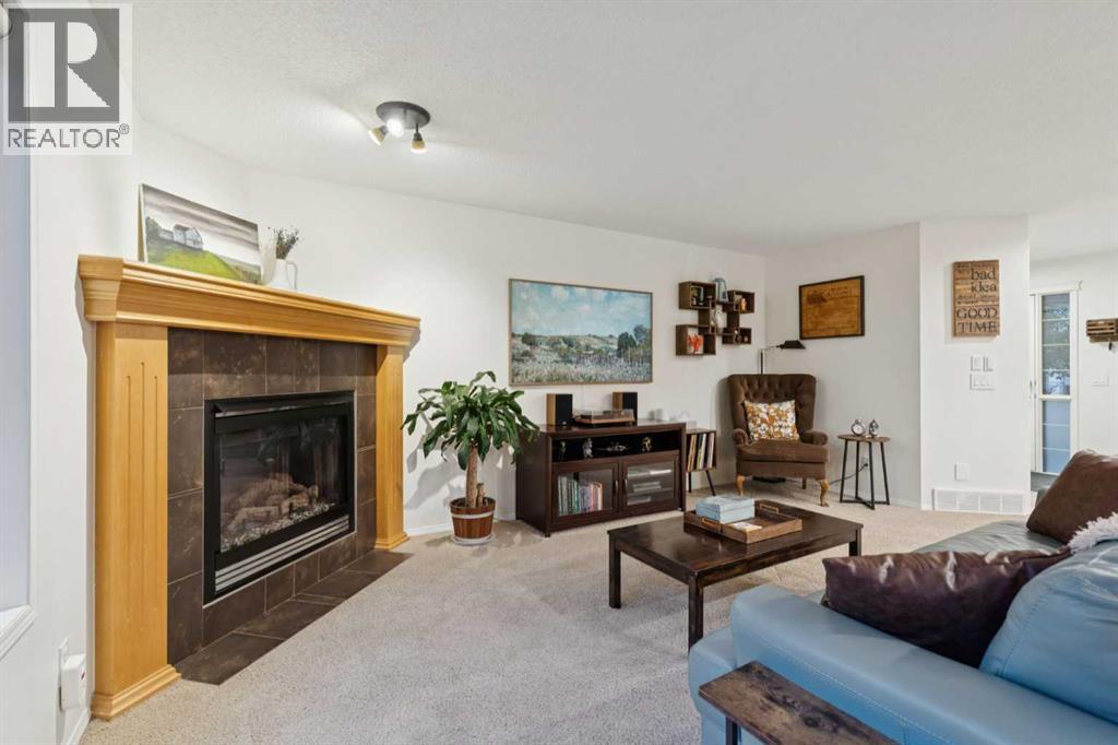 251 Everwillow Close Sw, Calgary, Alberta  T2Y 4G4 - Photo 17 - A2258587