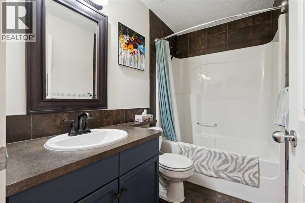 251 Everwillow Close Sw, Calgary, Alberta  T2Y 4G4 - Photo 28 - A2258587