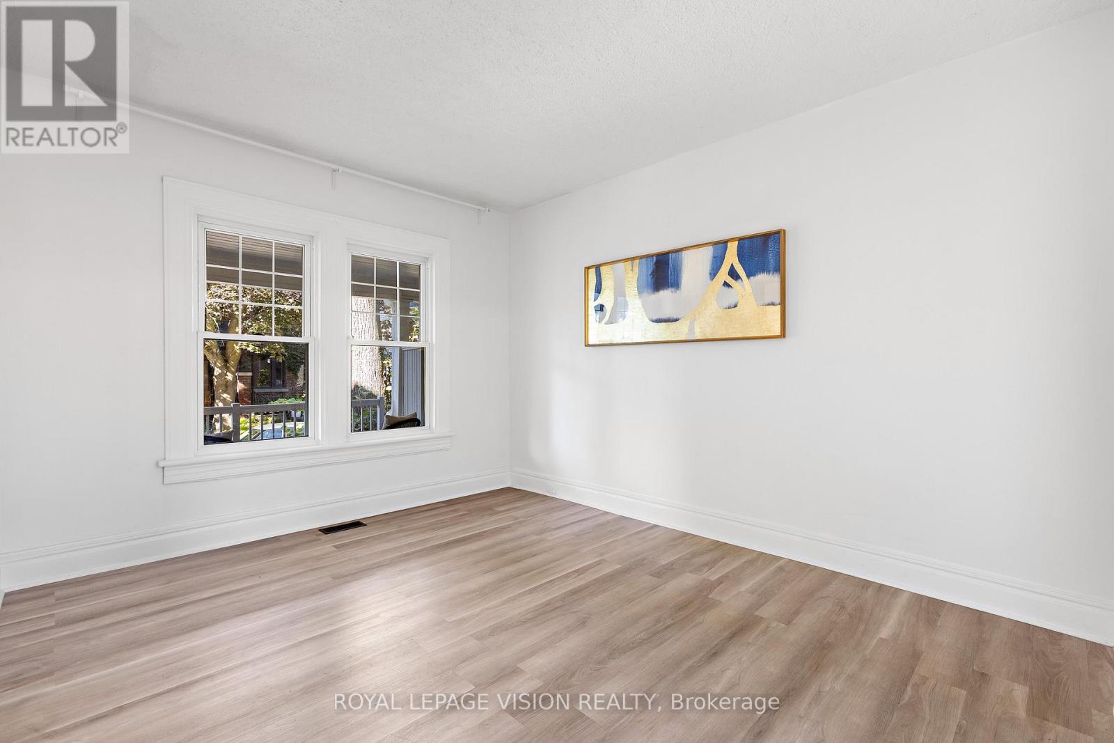 25 Bellefair Avenue, Toronto, Ontario  M4L 3T7 - Photo 10 - E12444497