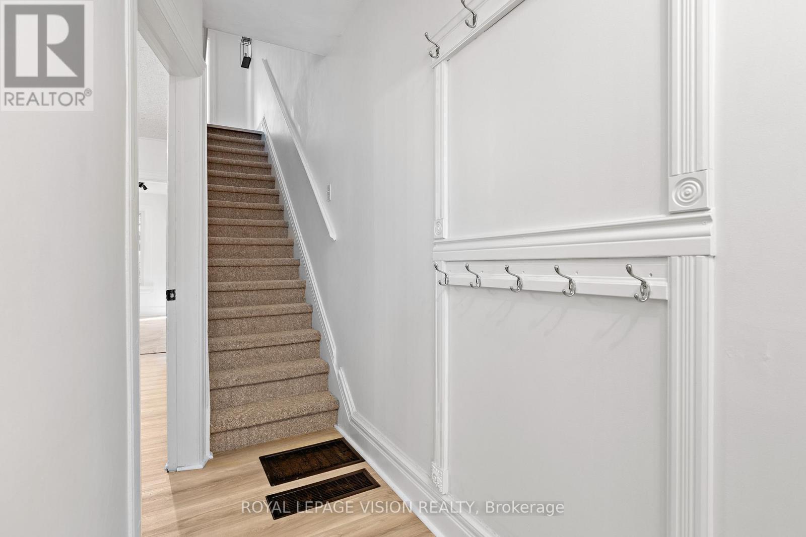 25 Bellefair Avenue, Toronto, Ontario  M4L 3T7 - Photo 20 - E12444497