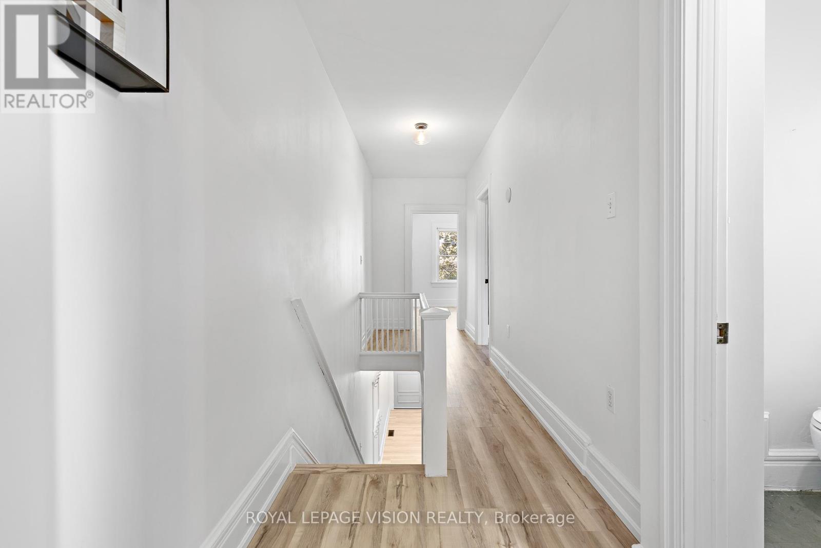 25 Bellefair Avenue, Toronto, Ontario  M4L 3T7 - Photo 21 - E12444497