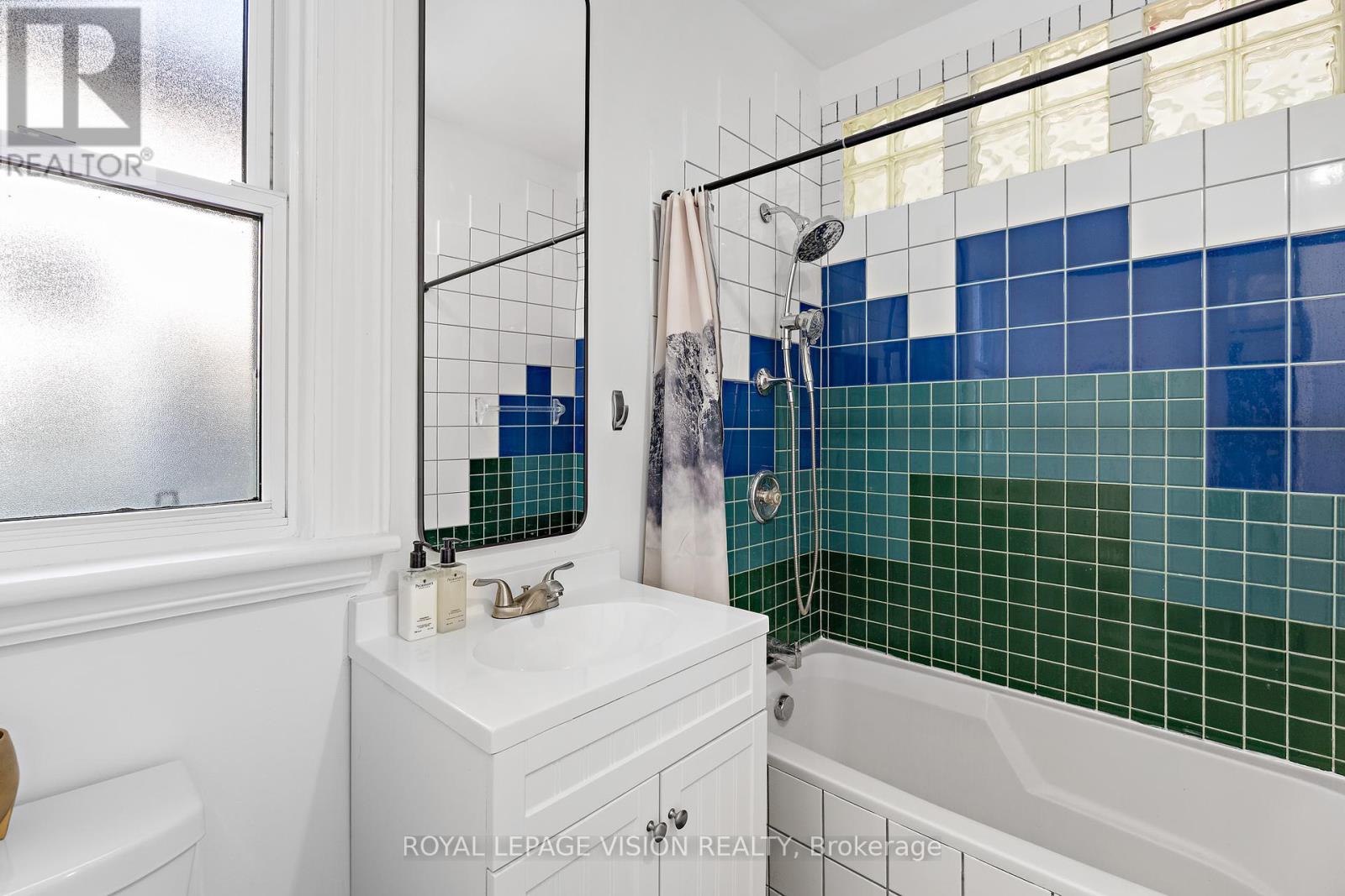 25 Bellefair Avenue, Toronto, Ontario  M4L 3T7 - Photo 29 - E12444497