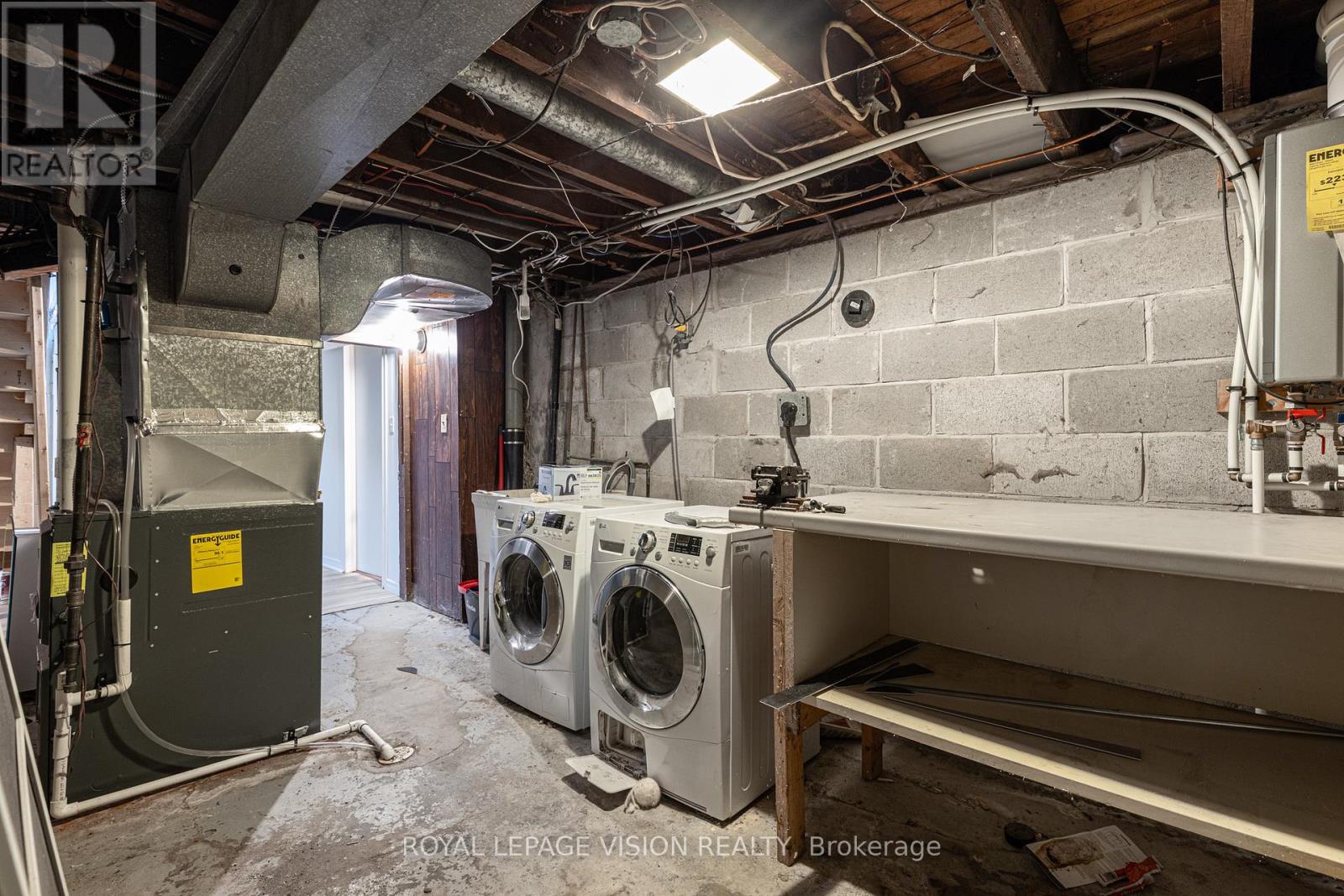 25 Bellefair Avenue, Toronto, Ontario  M4L 3T7 - Photo 34 - E12444497