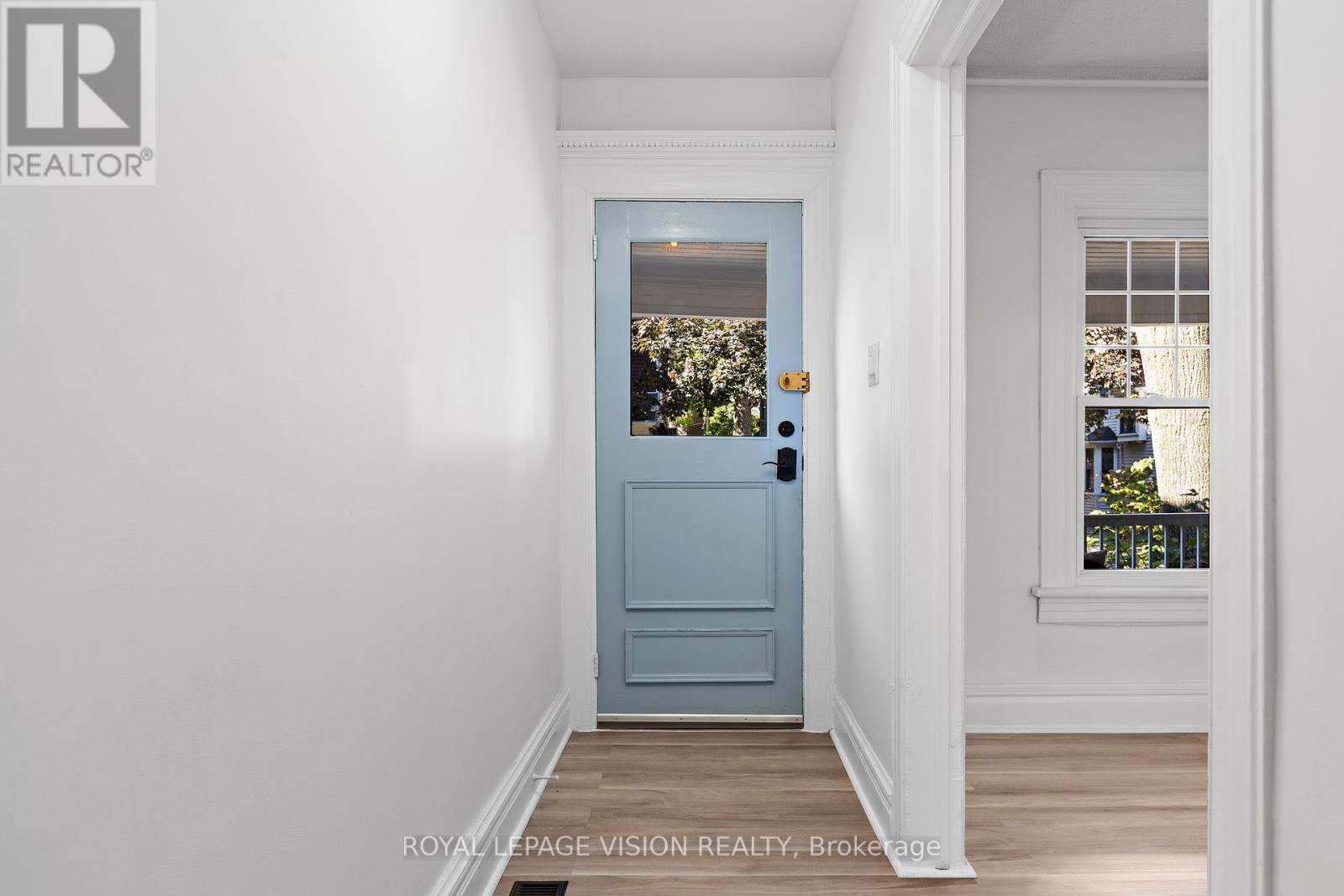 25 Bellefair Avenue, Toronto, Ontario  M4L 3T7 - Photo 5 - E12444497