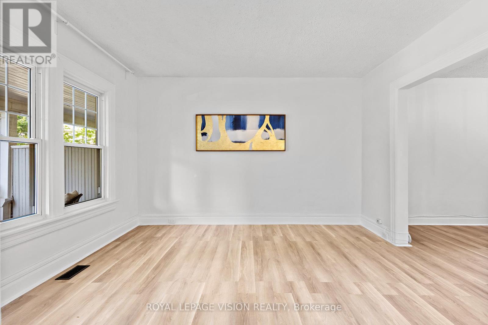 25 Bellefair Avenue, Toronto, Ontario  M4L 3T7 - Photo 6 - E12444497