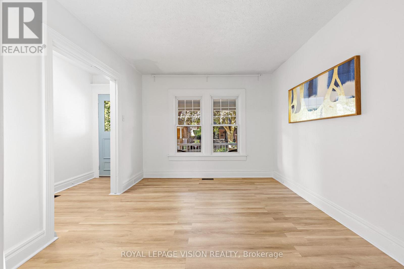 25 Bellefair Avenue, Toronto, Ontario  M4L 3T7 - Photo 8 - E12444497