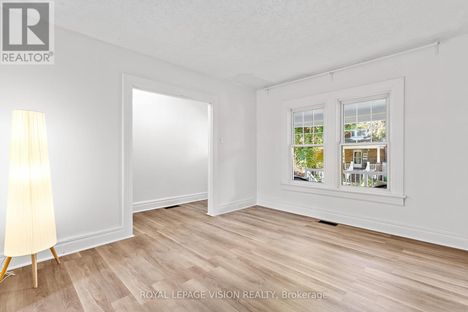25 Bellefair Avenue, Toronto, Ontario  M4L 3T7 - Photo 9 - E12444497