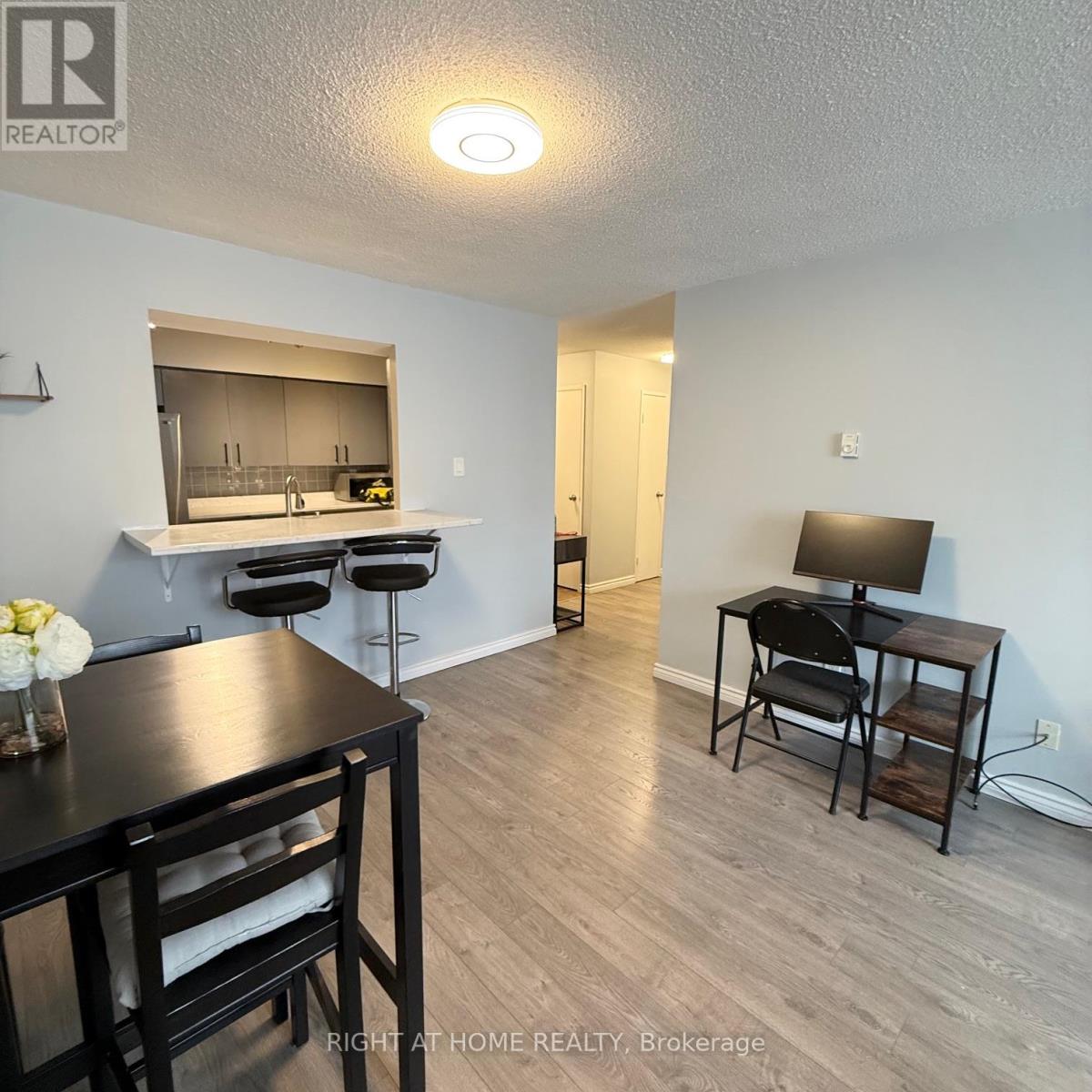 806 - 260 Davis Drive, Newmarket, Ontario  L3Y 7C3 - Photo 10 - N12444508