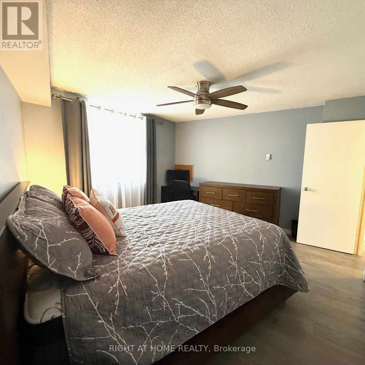 806 - 260 Davis Drive, Newmarket, Ontario  L3Y 7C3 - Photo 16 - N12444508