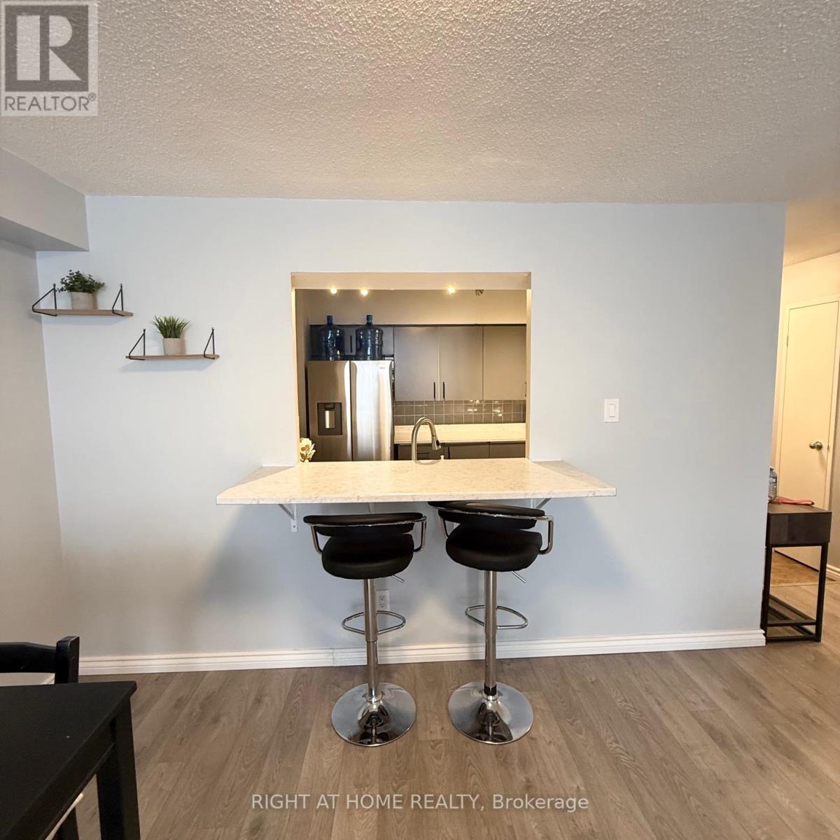 806 - 260 Davis Drive, Newmarket, Ontario  L3Y 7C3 - Photo 9 - N12444508