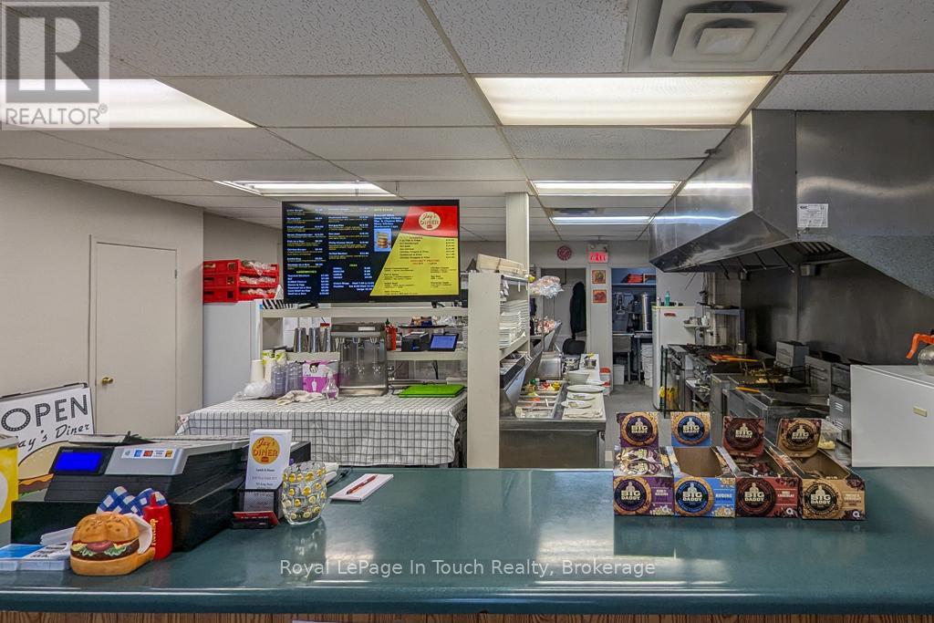 505 King Street, Midland, Ontario  L4R 3N5 - Photo 4 - S12444566