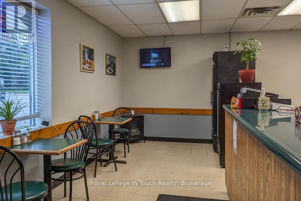 505 King Street, Midland, Ontario  L4R 3N5 - Photo 5 - S12444566