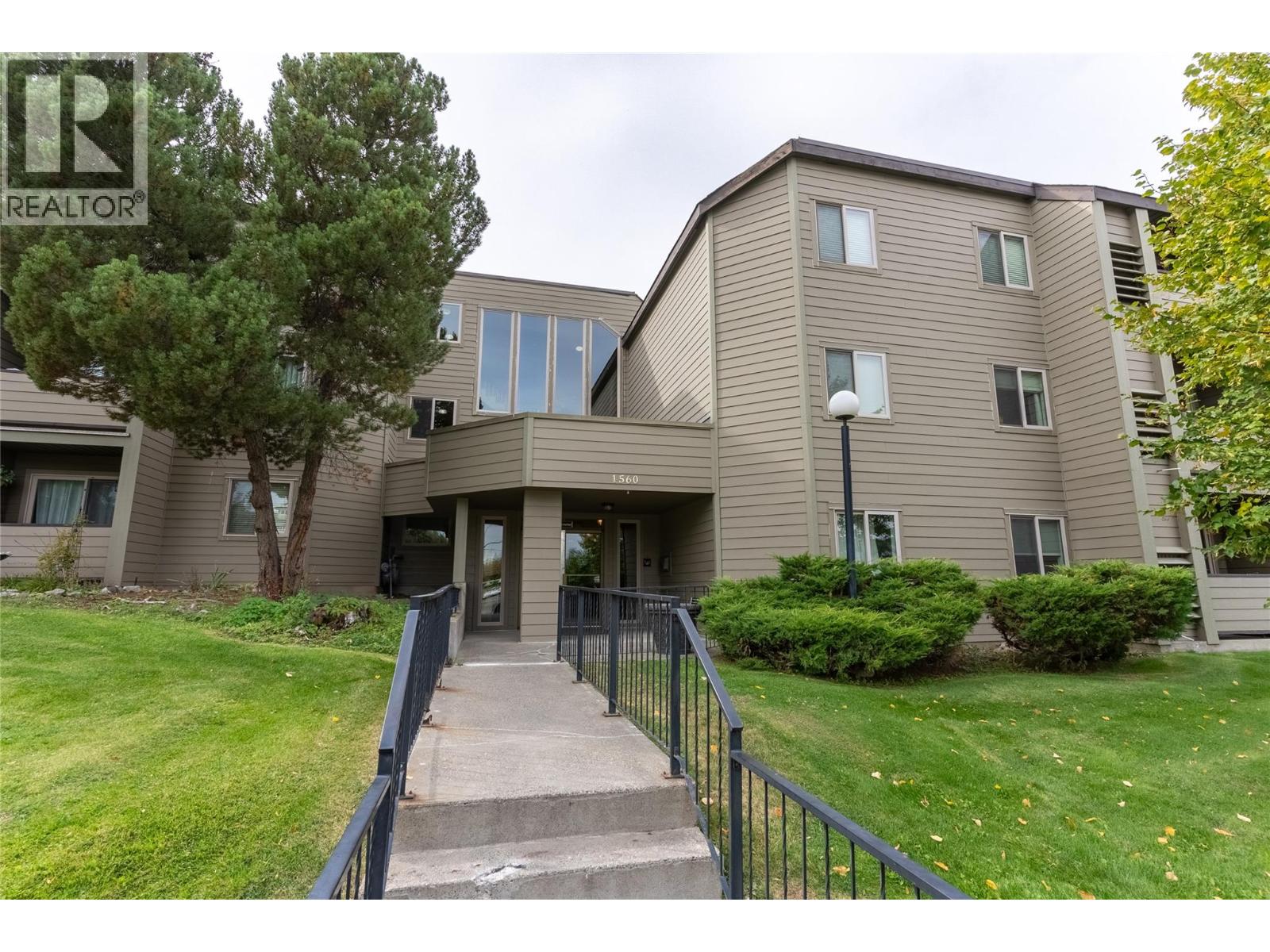 1560 SUMMIT Drive Unit# 225, kamloops, British Columbia