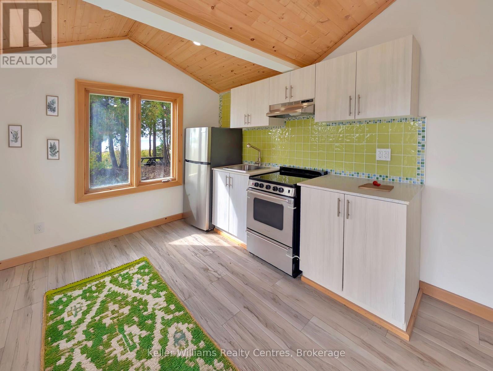 118 Resort Road, South Bruce Peninsula, Ontario  N0H 2T0 - Photo 22 - X12444535