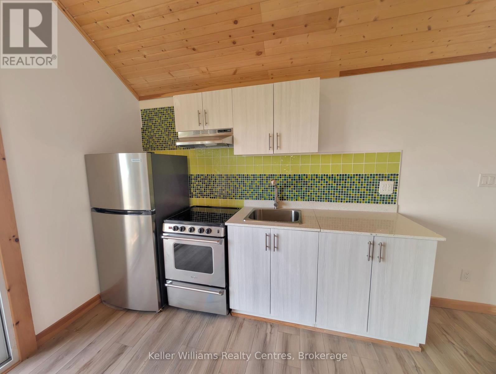 118 Resort Road, South Bruce Peninsula, Ontario  N0H 2T0 - Photo 24 - X12444535