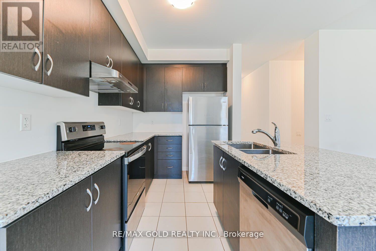 84 Keppel Circle, Brampton (Northwest Brampton), Ontario  L7A 5K9 - Photo 5 - W12444487