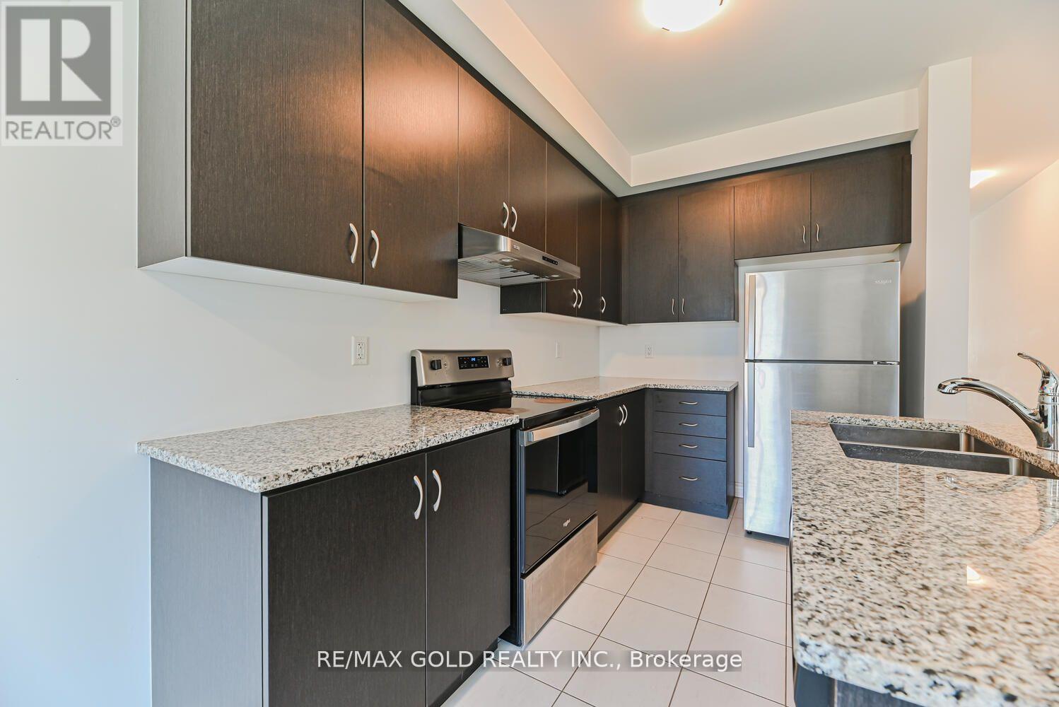 84 Keppel Circle, Brampton (Northwest Brampton), Ontario  L7A 5K9 - Photo 6 - W12444487