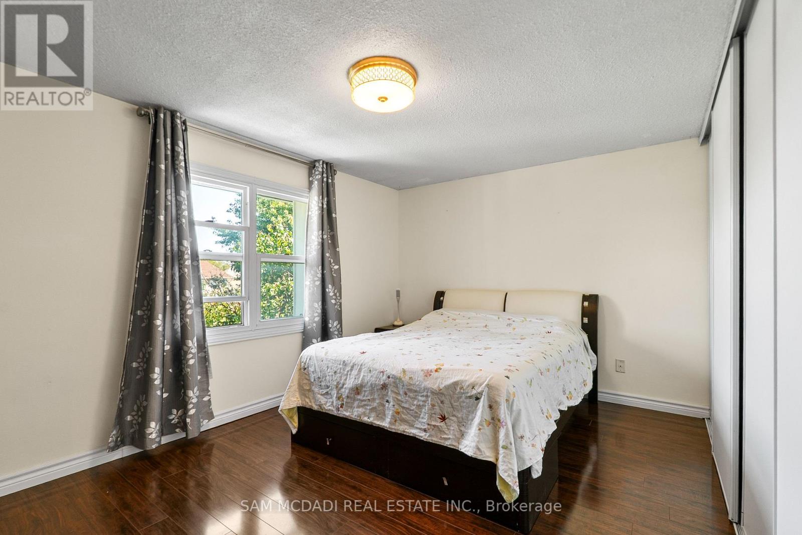 5948 Featherhead Crescent, Mississauga (Meadowvale), Ontario  L5N 2B6 - Photo 14 - W12444502