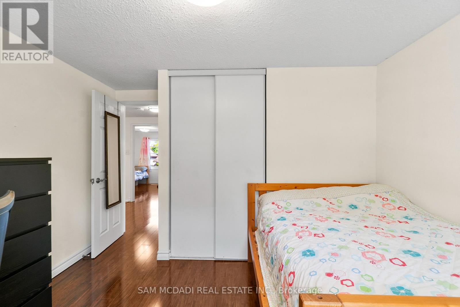 5948 Featherhead Crescent, Mississauga (Meadowvale), Ontario  L5N 2B6 - Photo 19 - W12444502