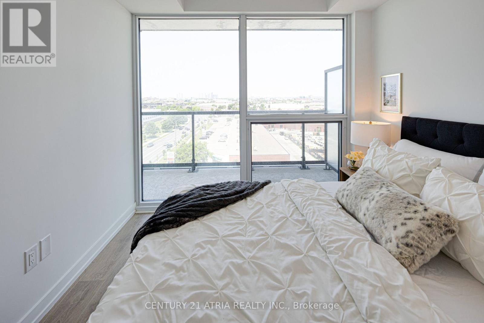 1027 - 1100 Sheppard Avenue W, Toronto (York University Heights), Ontario  M3K 0E4 - Photo 6 - W12444507