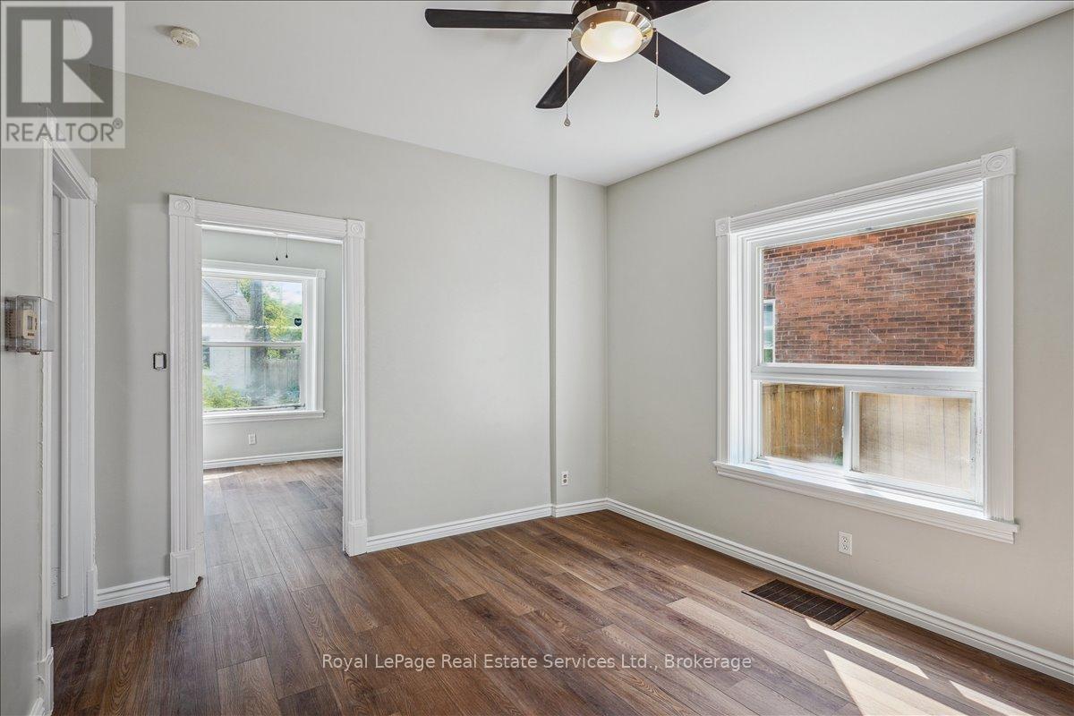 33 Rose Avenue, Brantford, Ontario  N3S 2M3 - Photo 3 - X12444561