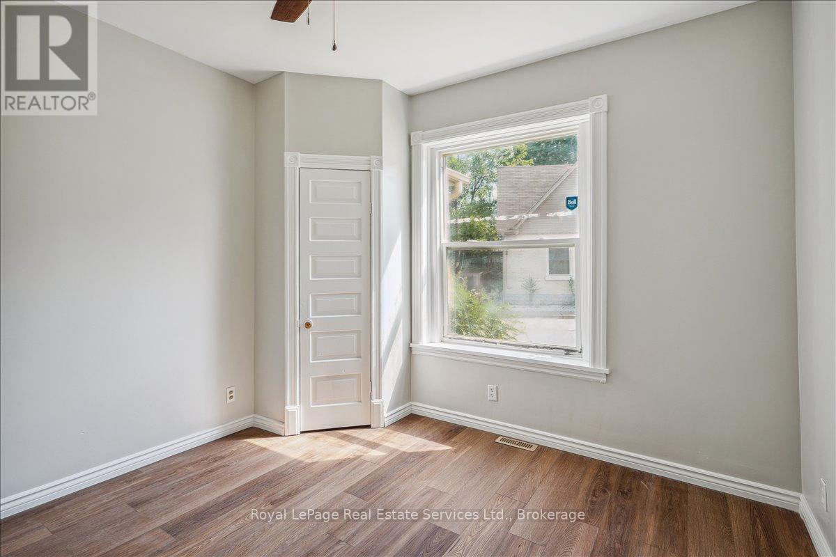 33 Rose Avenue, Brantford, Ontario  N3S 2M3 - Photo 12 - X12444574