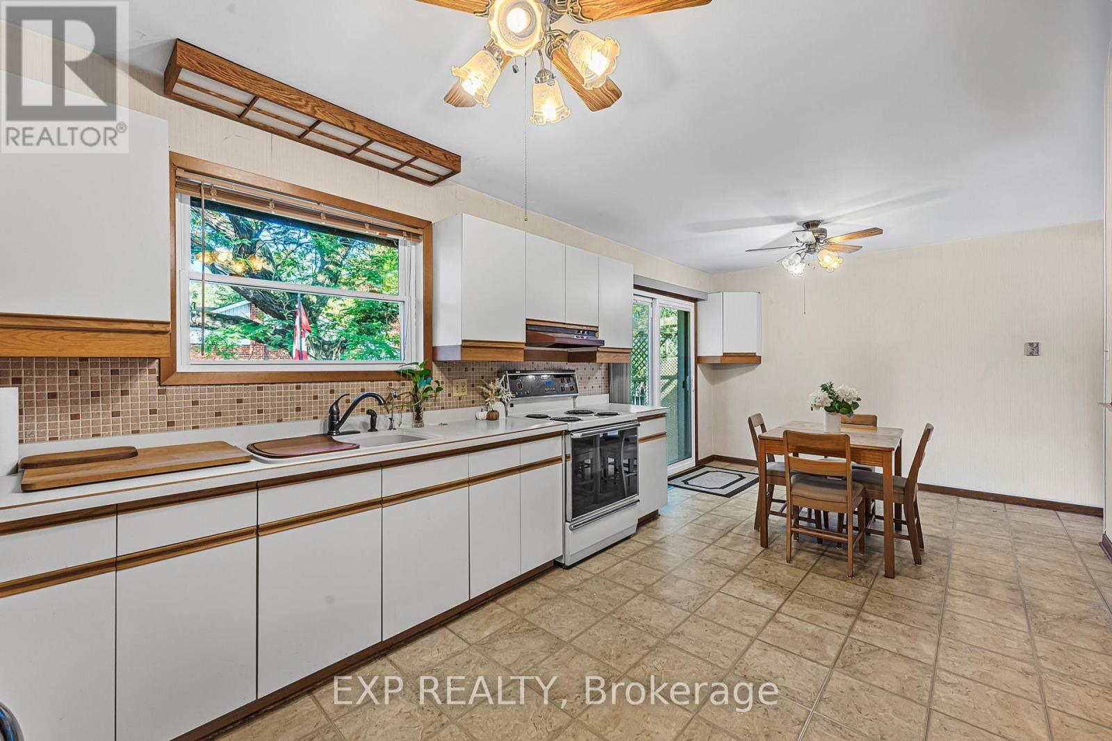 7301 Heximer Avenue, Niagara Falls (Oldfield), Ontario  L2G 4T5 - Photo 16 - X12444544