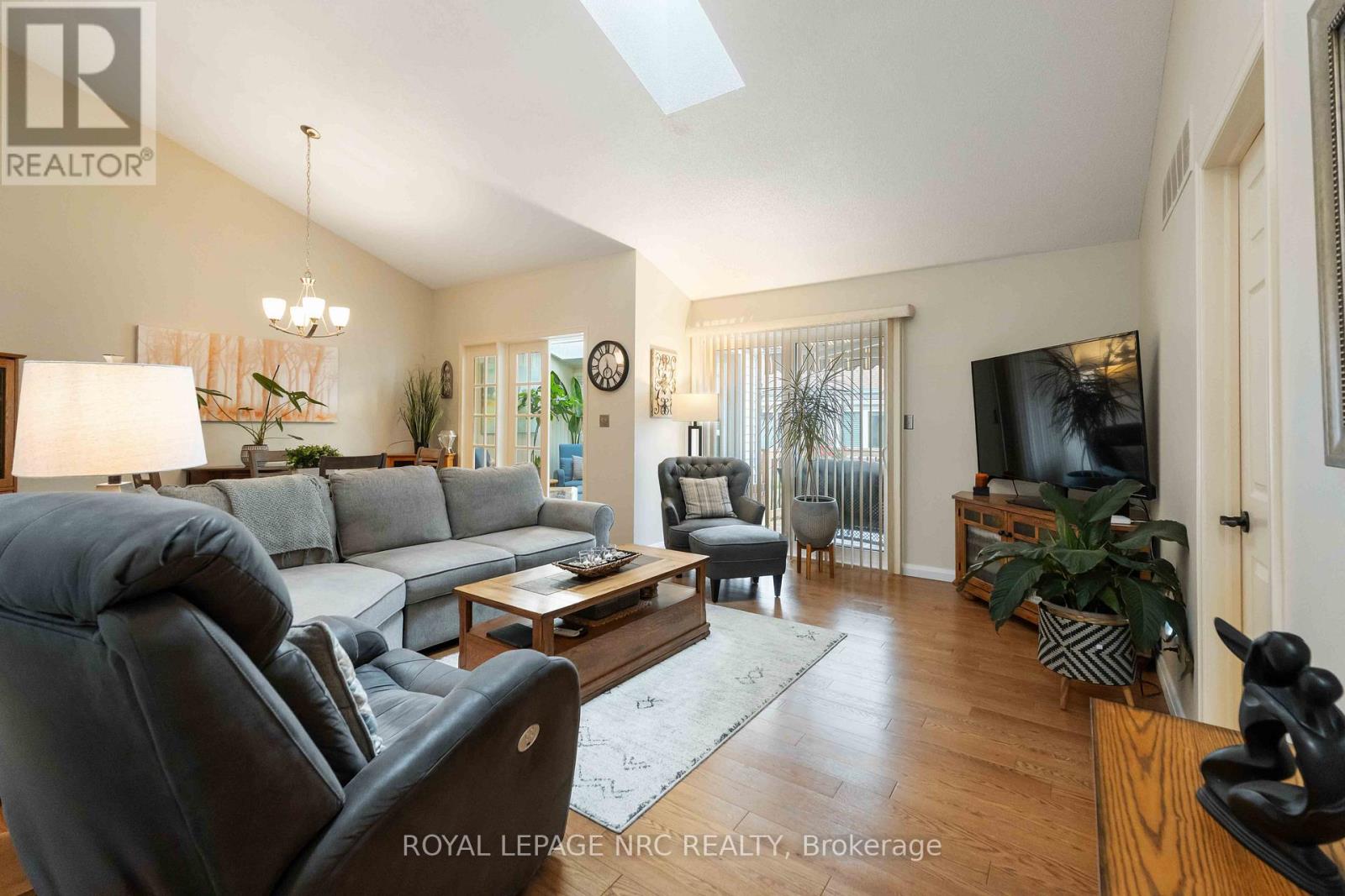 4156 Beechnut Court, Lincoln (Lincoln-Jordan/vineland), Ontario  L0R 2C0 - Photo 10 - X12444554