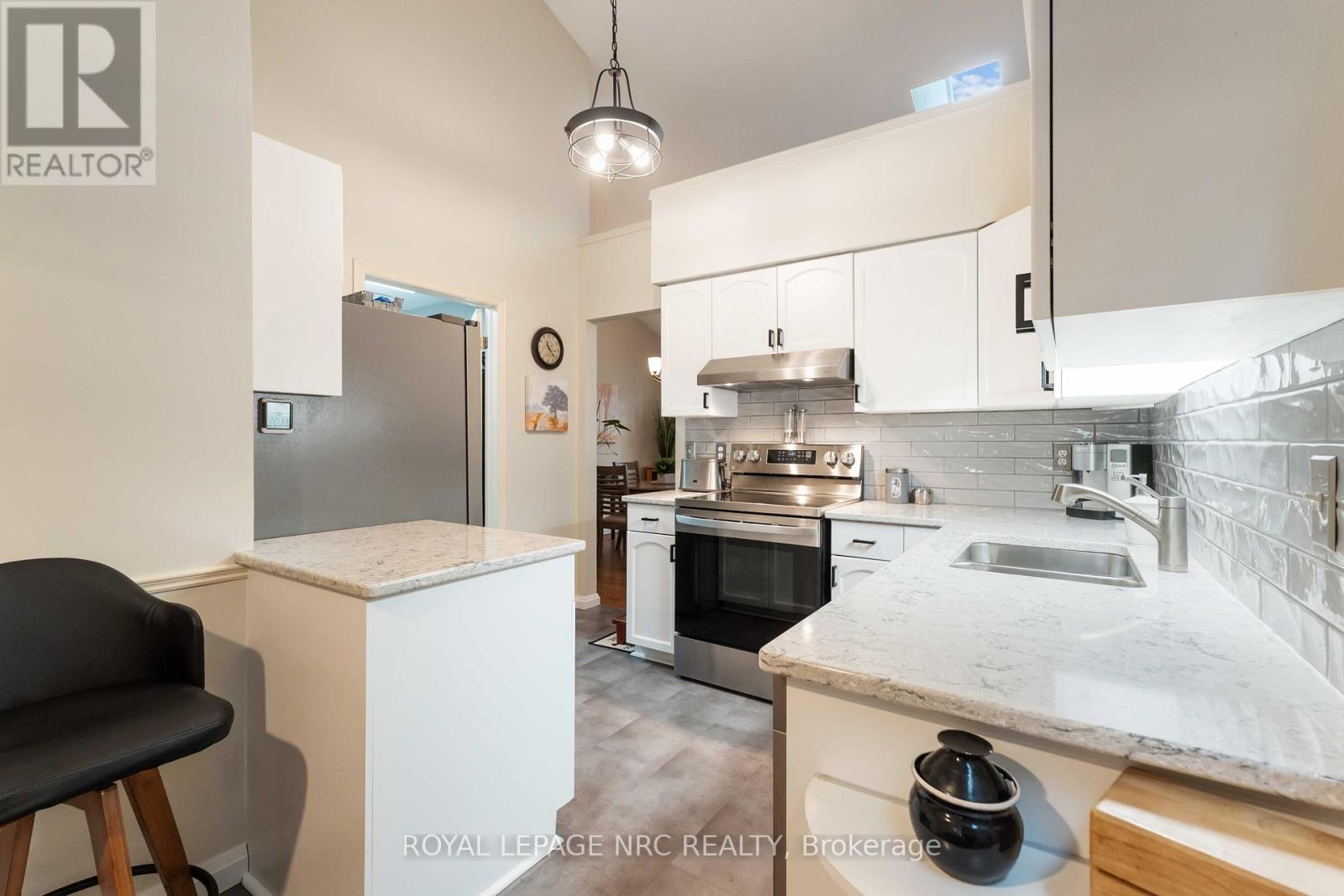 4156 Beechnut Court, Lincoln (Lincoln-Jordan/vineland), Ontario  L0R 2C0 - Photo 17 - X12444554