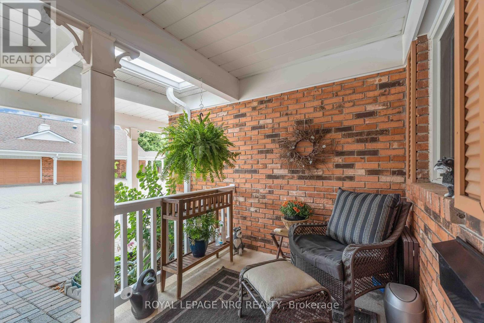 4156 Beechnut Court, Lincoln (Lincoln-Jordan/vineland), Ontario  L0R 2C0 - Photo 3 - X12444554