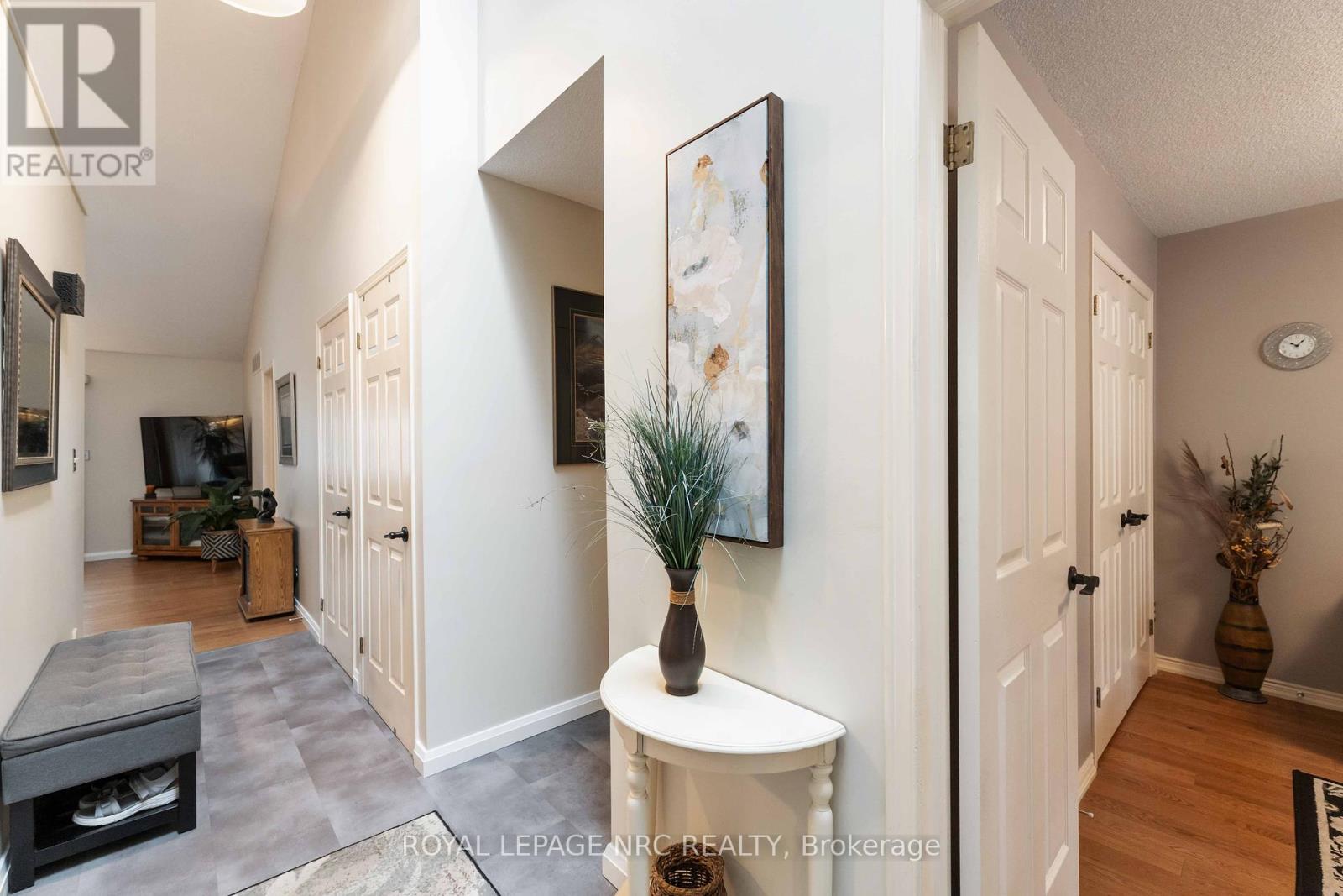 4156 Beechnut Court, Lincoln (Lincoln-Jordan/vineland), Ontario  L0R 2C0 - Photo 5 - X12444554