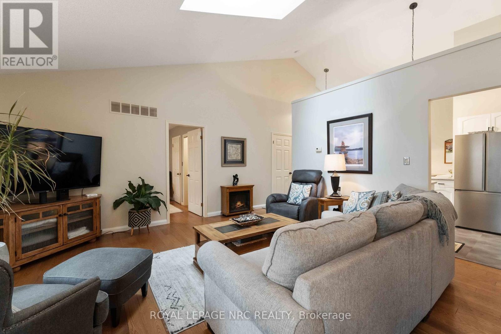 4156 Beechnut Court, Lincoln (Lincoln-Jordan/vineland), Ontario  L0R 2C0 - Photo 7 - X12444554
