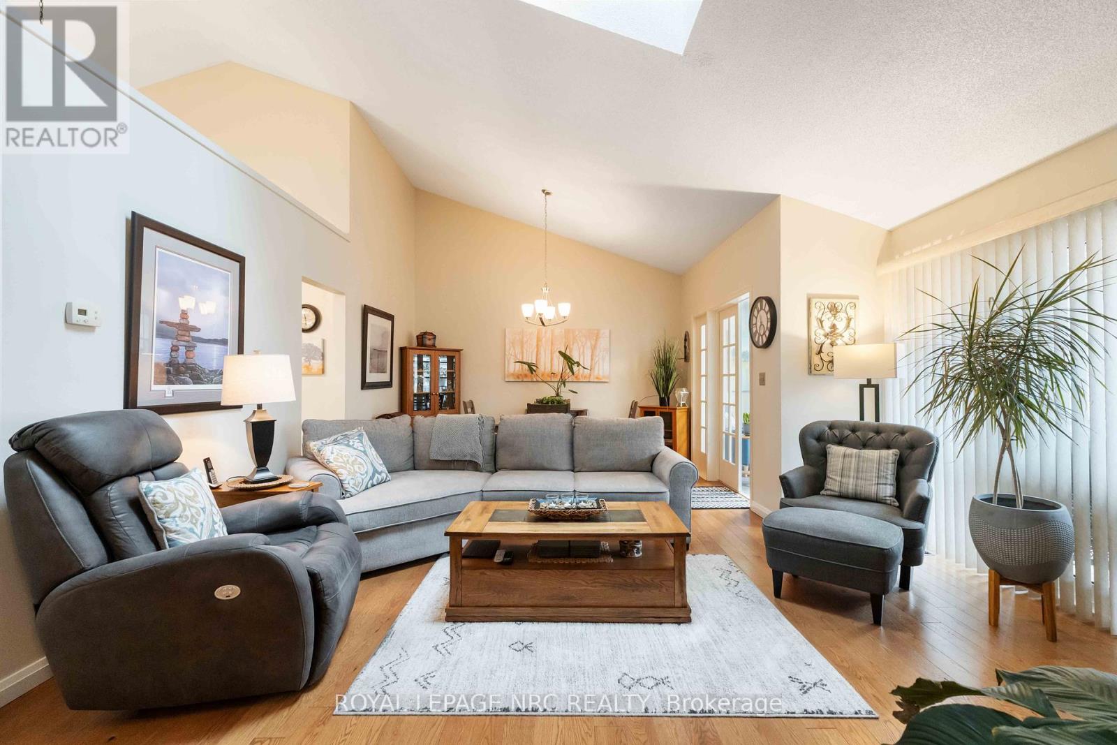 4156 Beechnut Court, Lincoln (Lincoln-Jordan/vineland), Ontario  L0R 2C0 - Photo 8 - X12444554