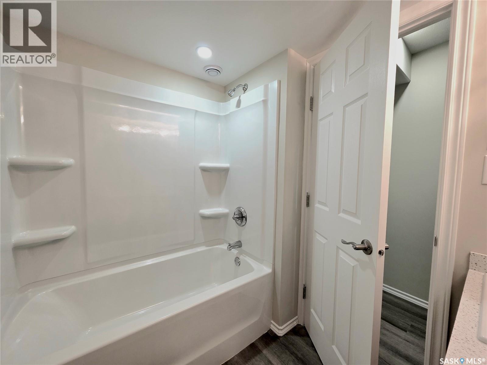 720 O Avenue S, Saskatoon, Saskatchewan  S7M 2S5 - Photo 12 - SK020076