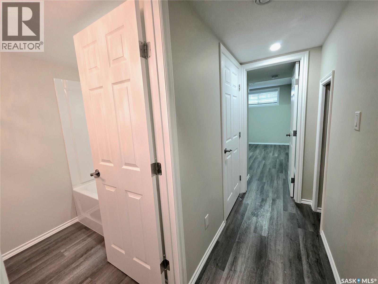 720 O Avenue S, Saskatoon, Saskatchewan  S7M 2S5 - Photo 10 - SK020076