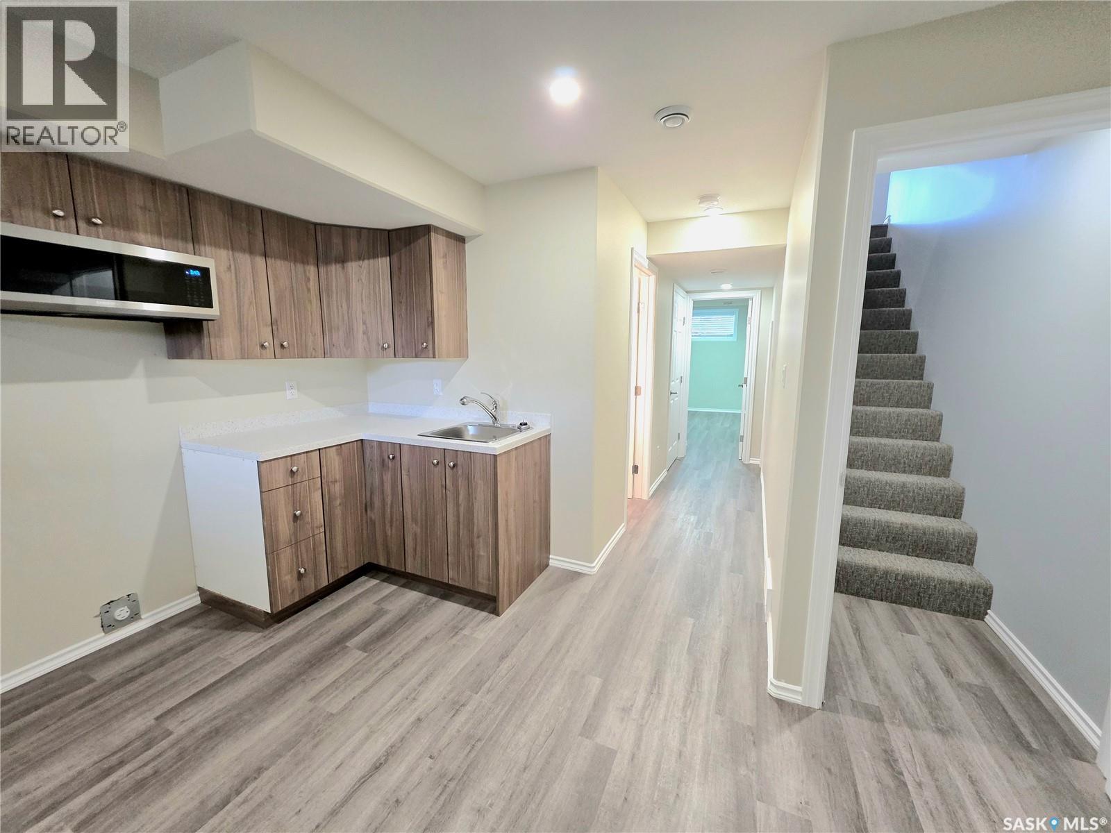 720 O Avenue S, Saskatoon, Saskatchewan  S7M 2S5 - Photo 8 - SK020076