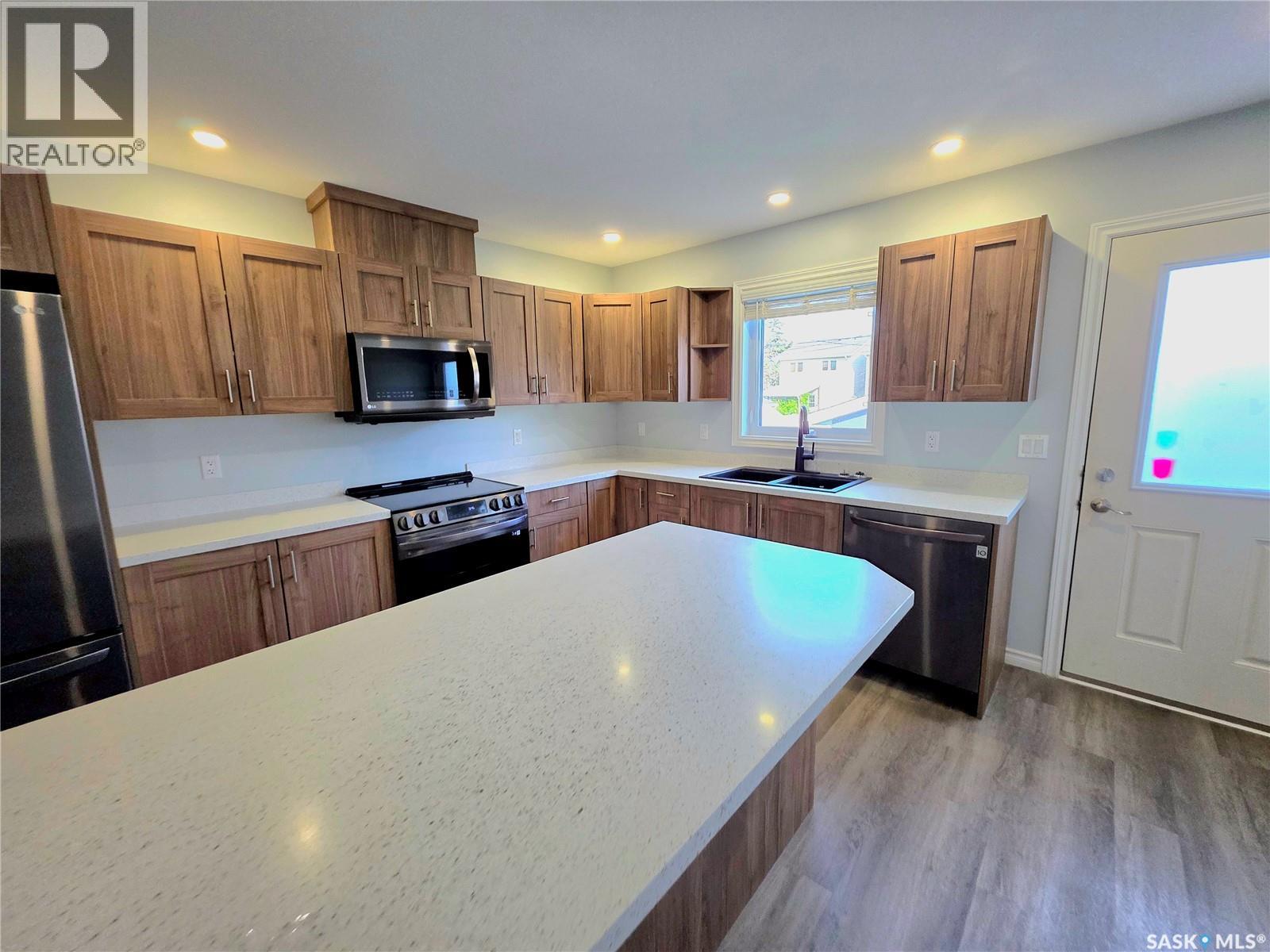 720 O Avenue S, Saskatoon, Saskatchewan  S7M 2S5 - Photo 34 - SK020076