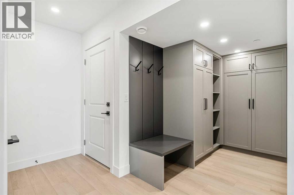 16 Greenwich Heath Nw, Calgary, Alberta  T3B 6P4 - Photo 4 - A2260575