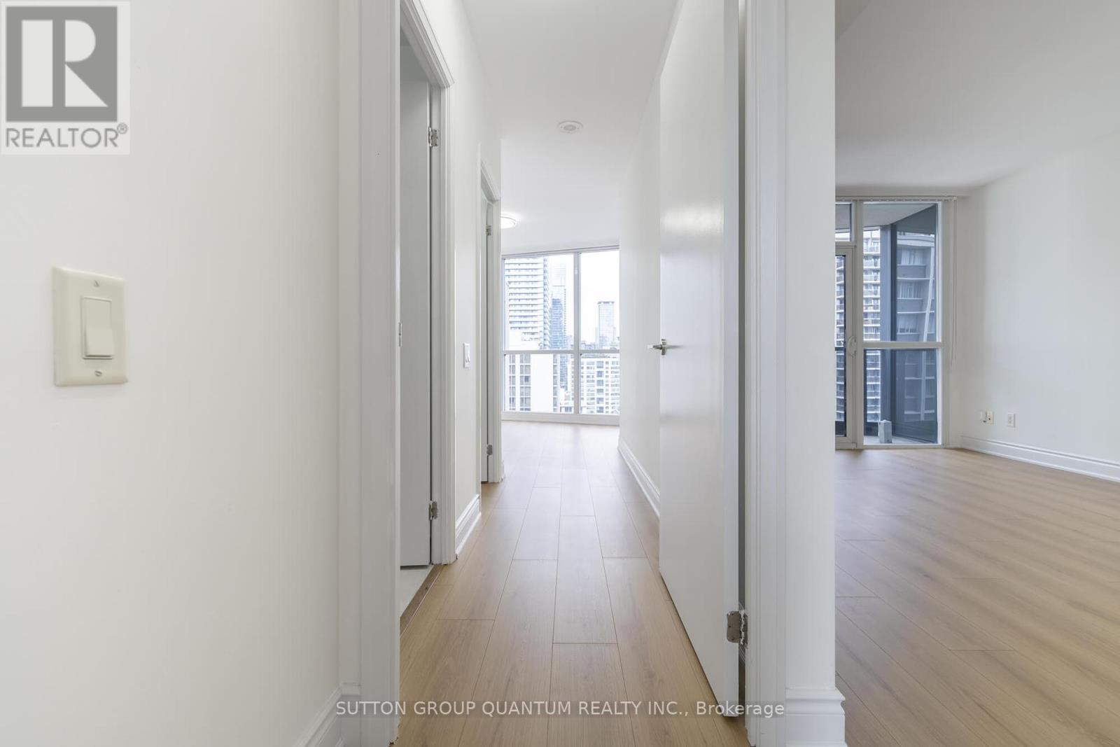 1902 - 21 Carlton Street, Toronto (Church-Yonge Corridor), Ontario  M5B 1L3 - Photo 14 - C12444559